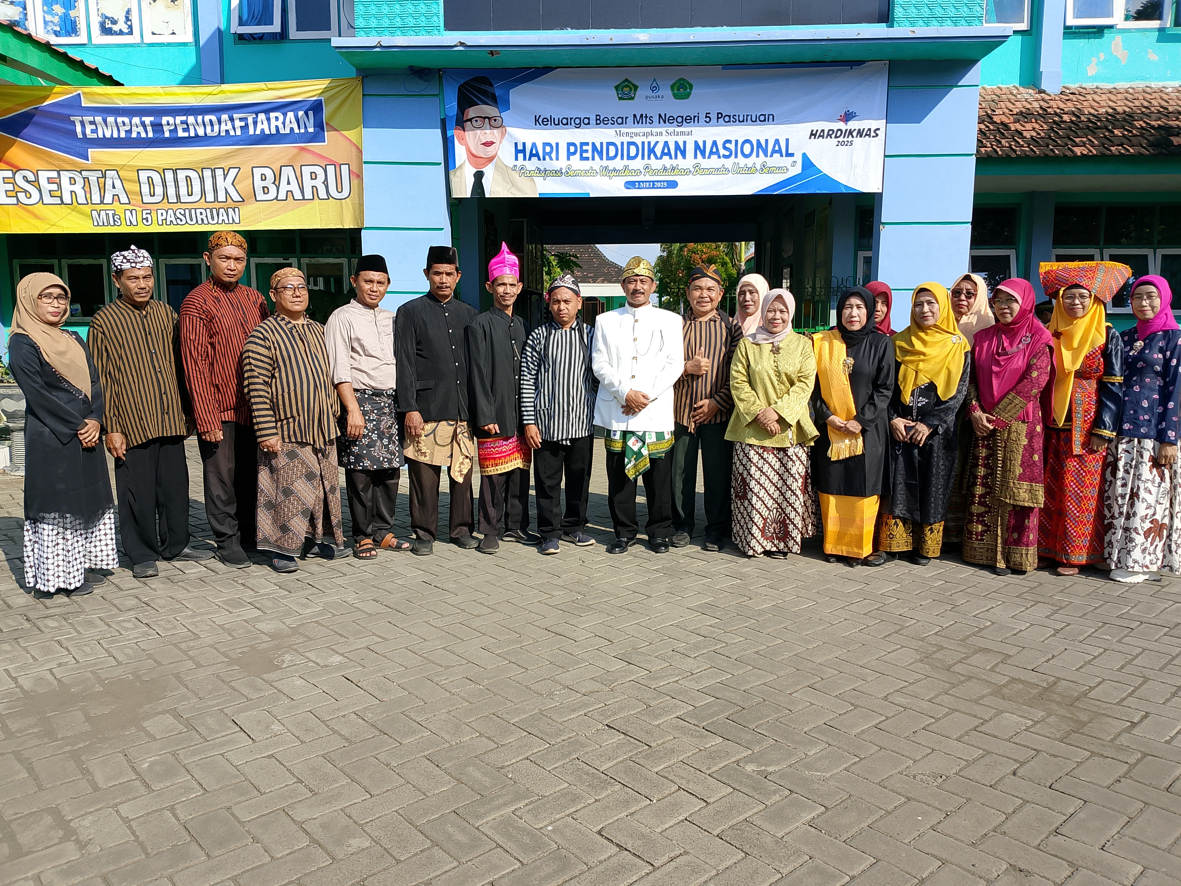 MTsN 5 Pasuruan Peringati Hari Pendidikan Nasional