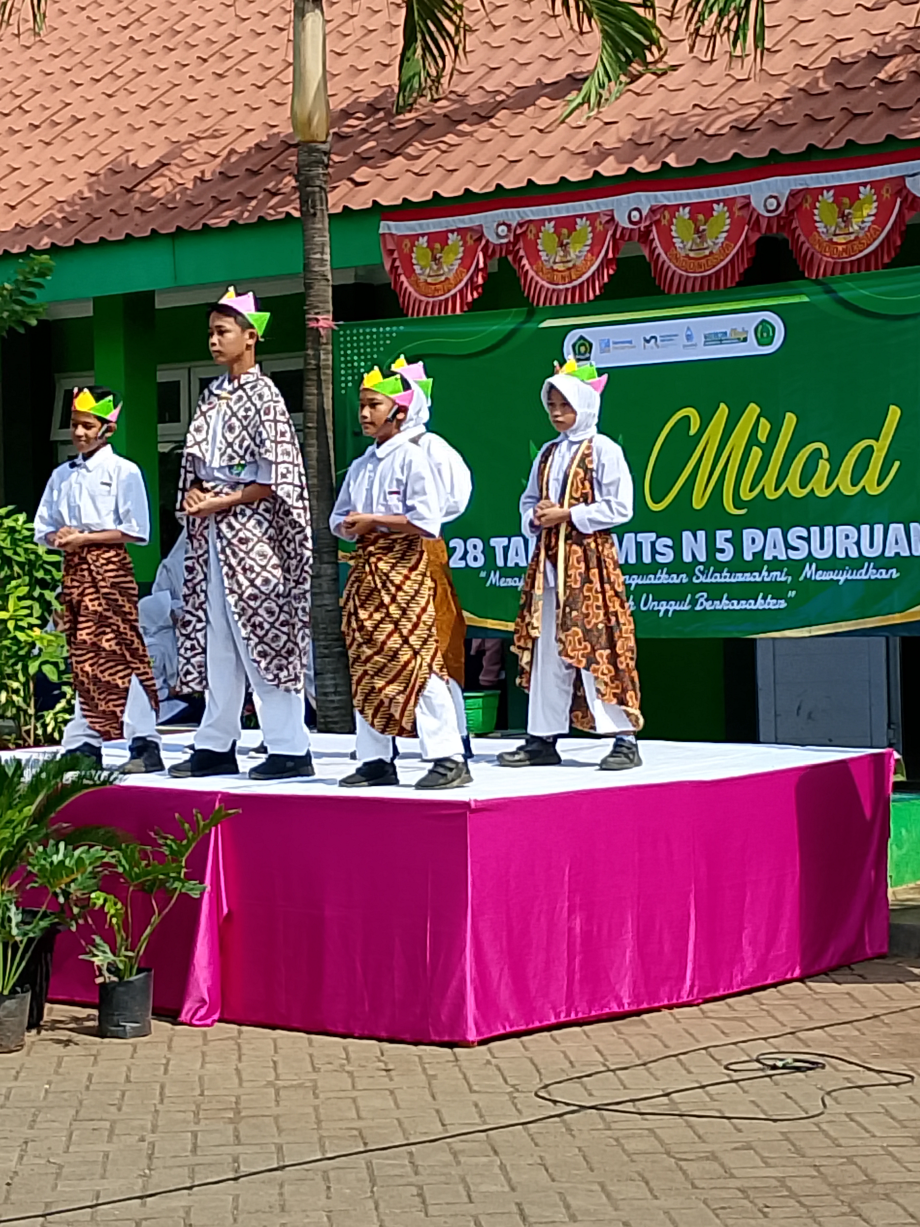 Lomba Jingle Meriahkan Milad ke-28 MTsN 5 Pasuruan Lomba Jingle Meriahkan Milad ke-28 MTsN 5 Pasuruan 