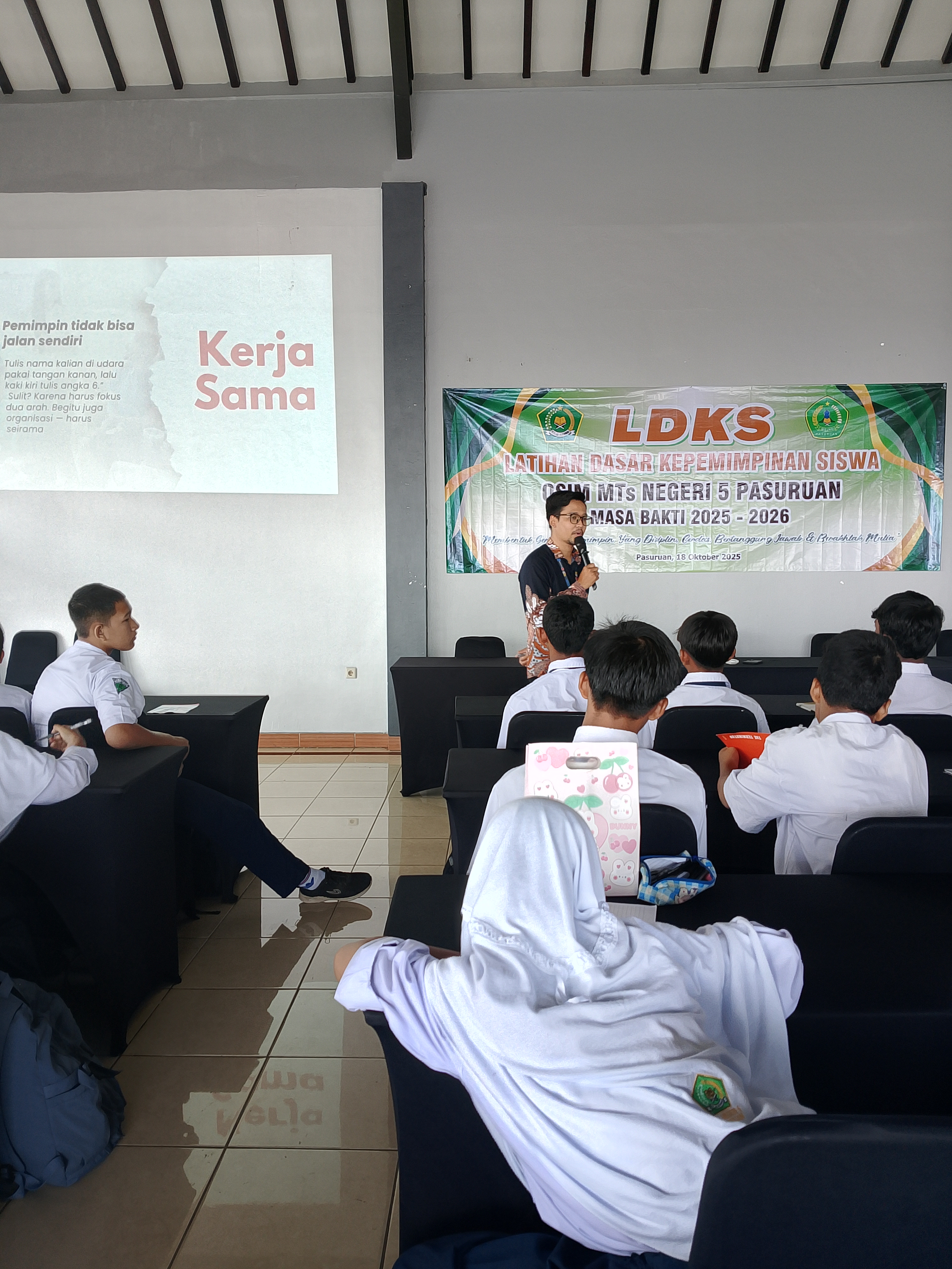 LDKS OSIM MEMBENTUK KARAKTER CALON PEMIMPIN MASA LDKS OSIM MEMBENTUK KARAKTER CALON PEMIMPIN MASA
