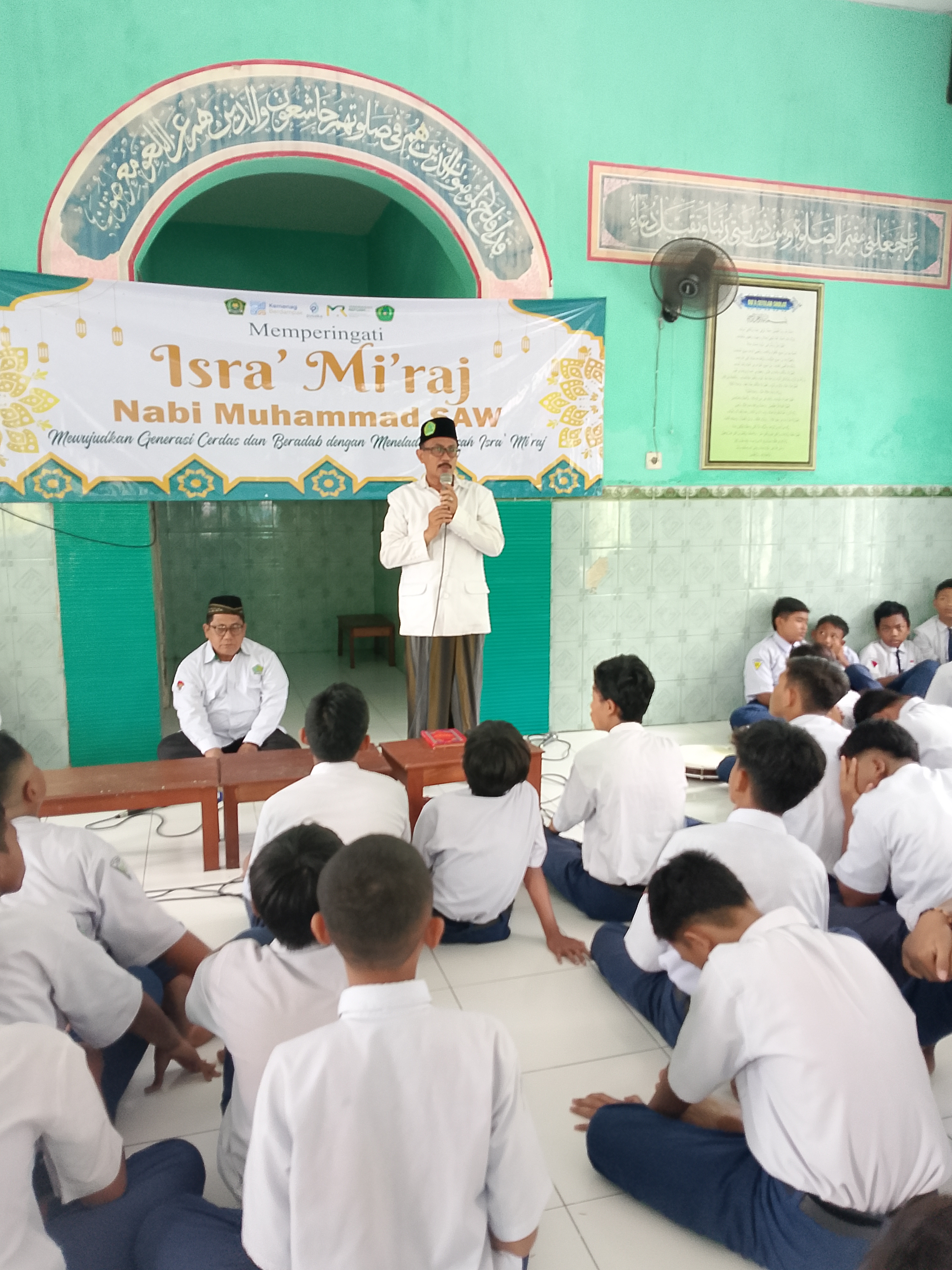 Peringatan Isra Mi raj Nabi Muhammad SAW di Masjid MTsN 5 Pasuruan